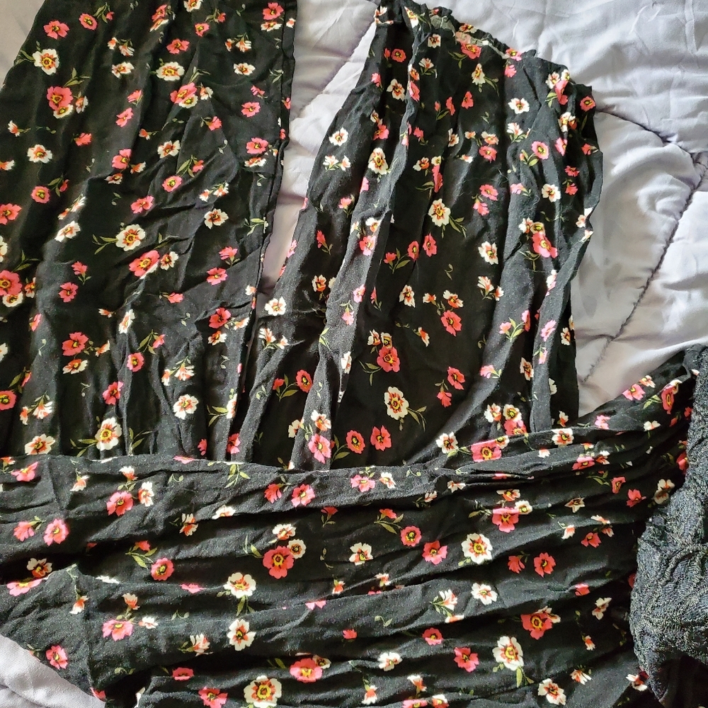 Floral and lace jumpsuit - Picture 3 of 4